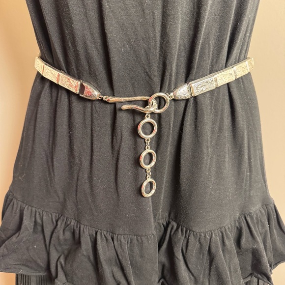 UNBRANDED 1/2”Leather Belt with Silver Etched Medallions and Hook Closure 29-31” - Picture 1 of 9